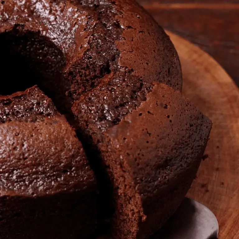 Bolo de chocolate sem ovo e sem lactose - Fácil